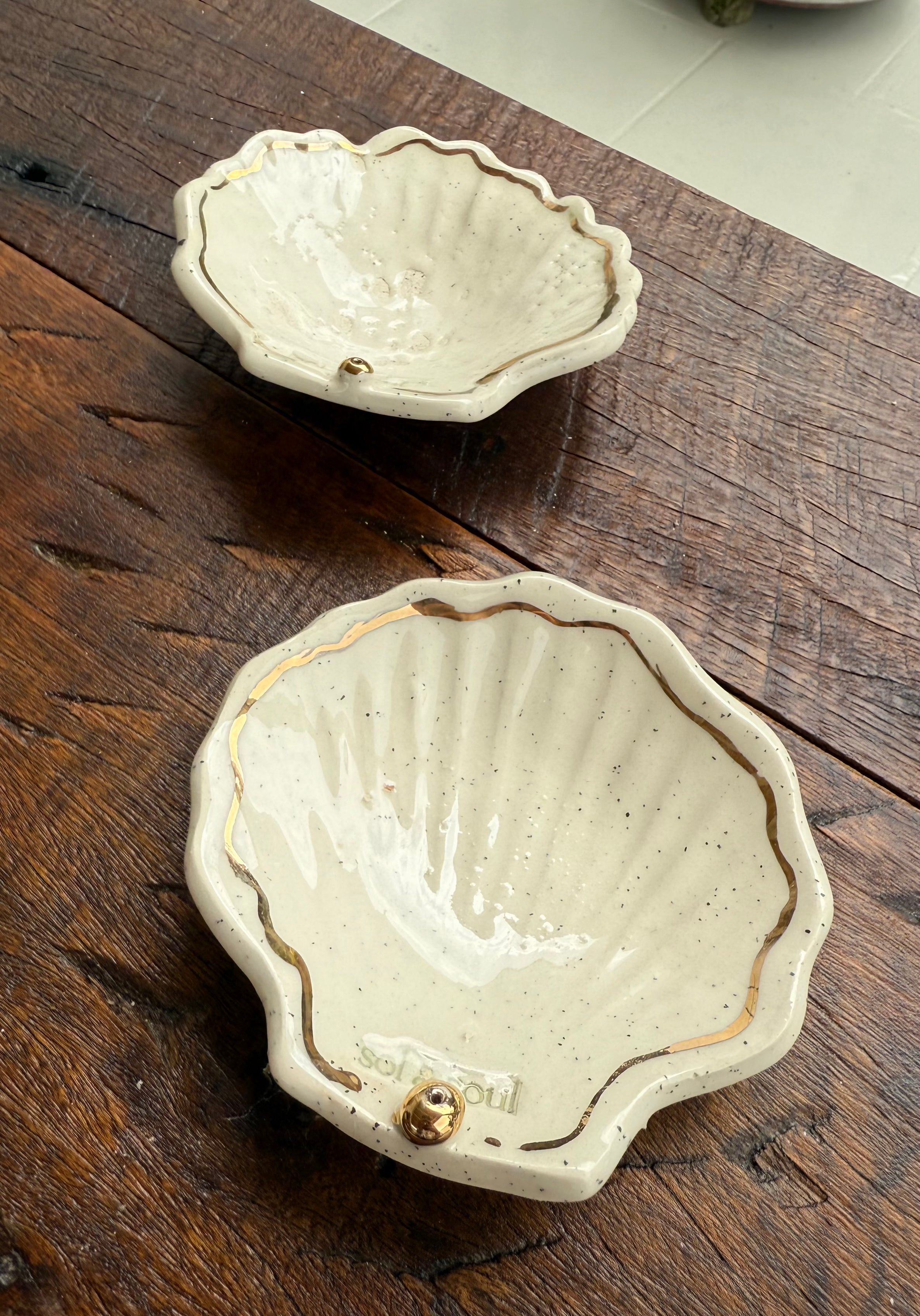 Shell Shaped Plate